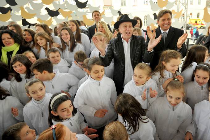 Predsednik republike na Trgu Evrope/Piazza Tansalpina slovesno obeležil Pot miru - Via di pace